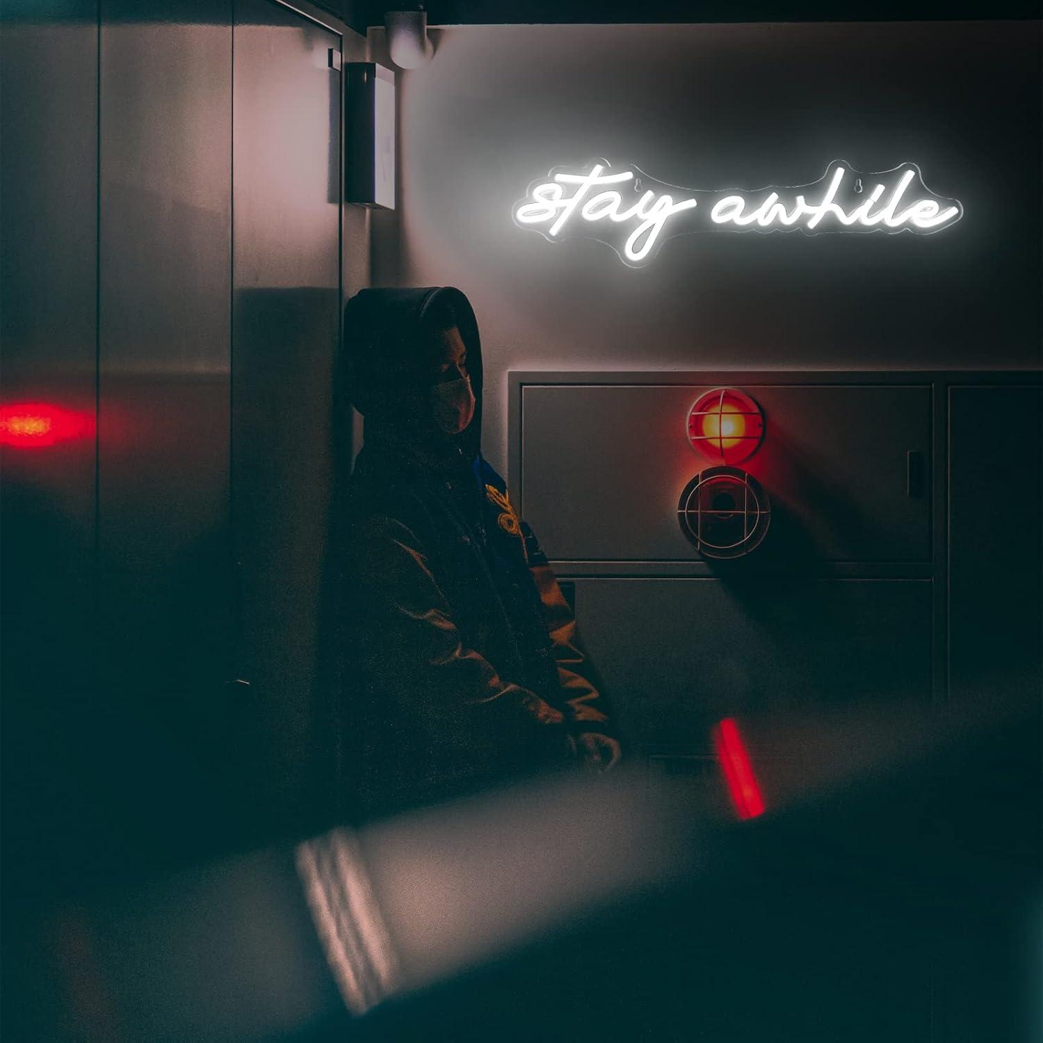 لافتات نيون 'Stay Awhile' مع إ - مراجعة Wall Decor Lighting وسعره