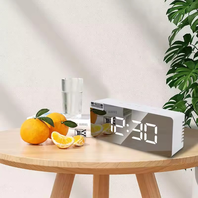 1 قطعة ساعة رقمية بيضاء LED مر - مراجعة Lighting Home Decor Wall Clocks وسعره
